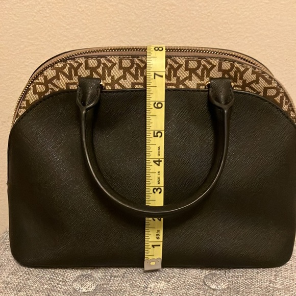 EUC Dkny bag - Picture 13 of 14